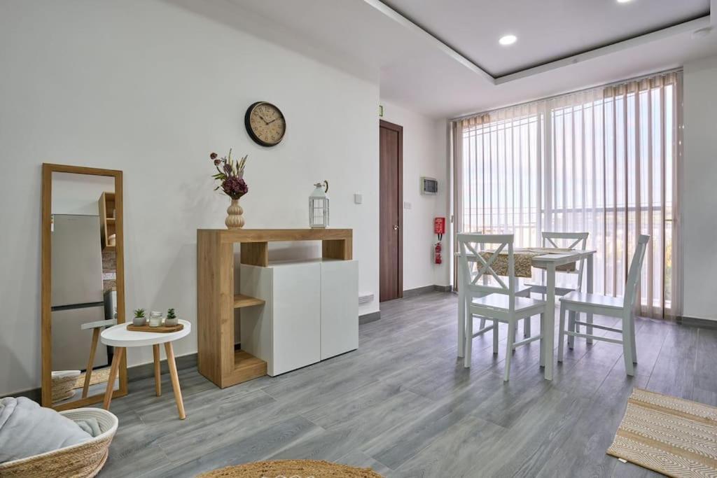 Two Bedroom Apartment In Xemxija, Σεντ Πόλς Μπέι Εξωτερικό φωτογραφία